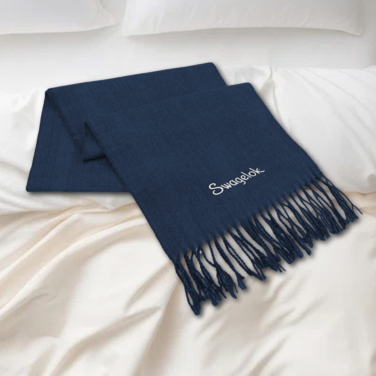 Navy lambswool Swagelok scarf